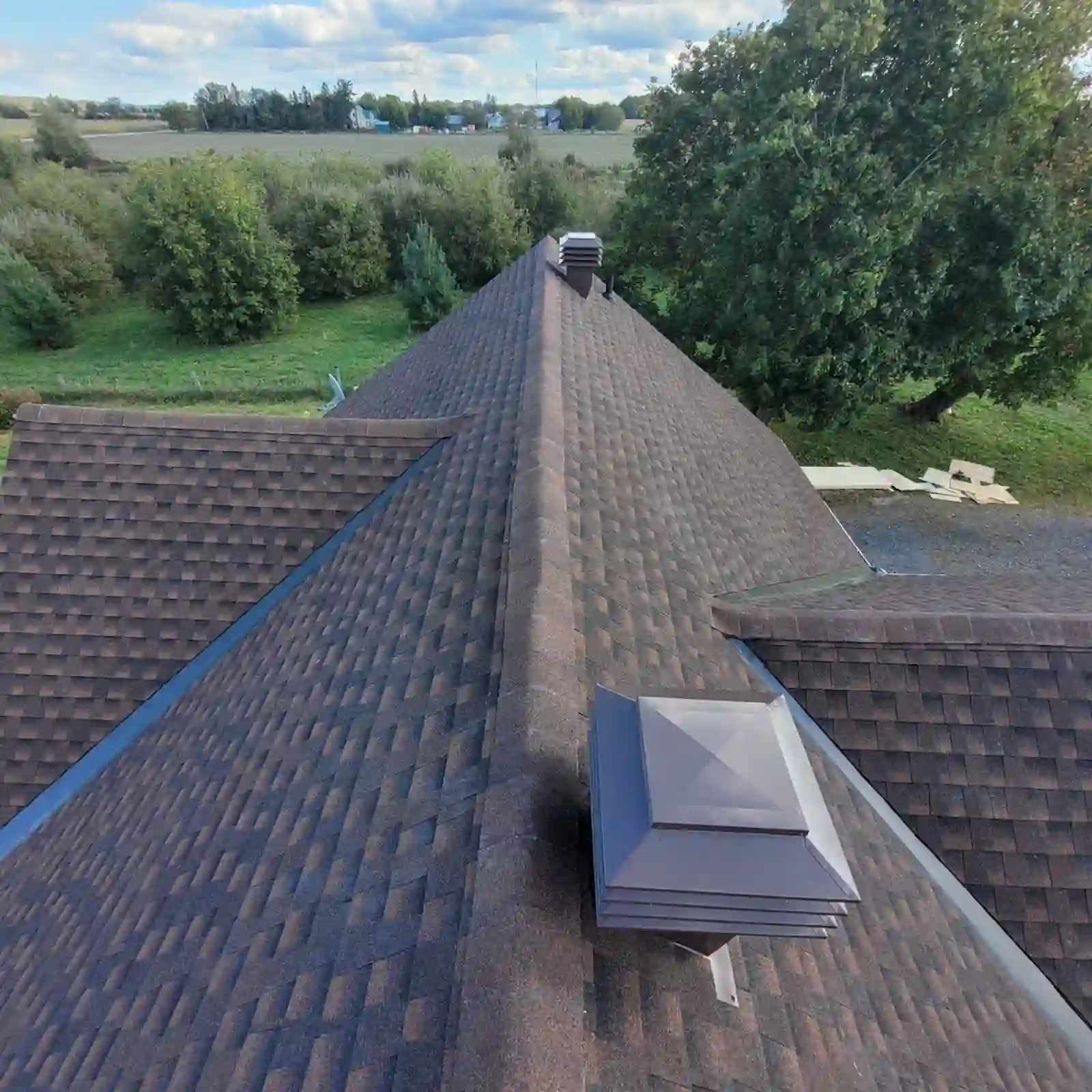 Finished architectural shingle roof ridge